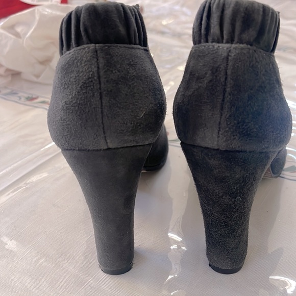 SAM EDELMAN GREY SUEDES THREE IN HEEL NEW NEVER WORN🎉pricedrop - Picture 5 of 11